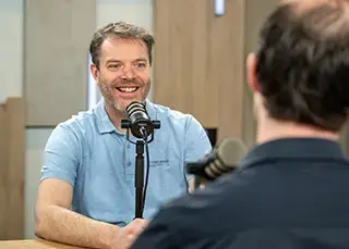 Jurjen Groeneveld die in onze podcast uitlegt geeft over de nieuwe ontbossingswet (EUDR).